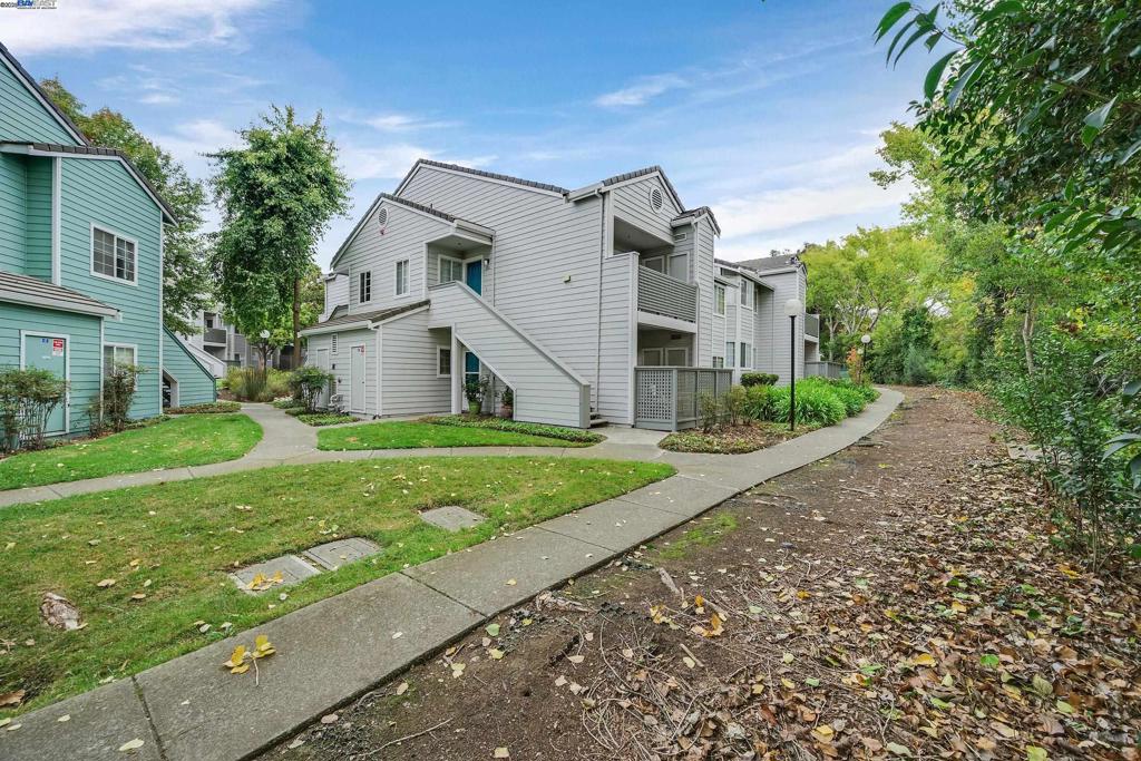 WILLOWBROOK - Residential