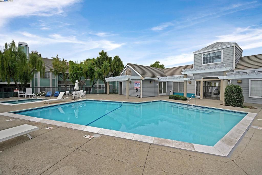 WILLOWBROOK - Residential