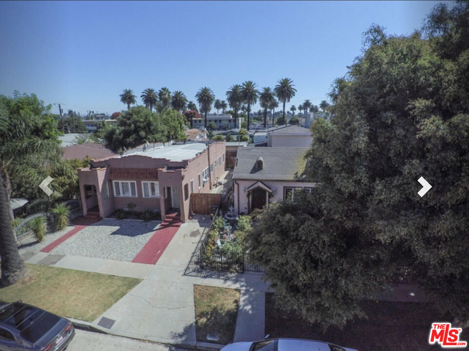 2620 Alsace Avenue