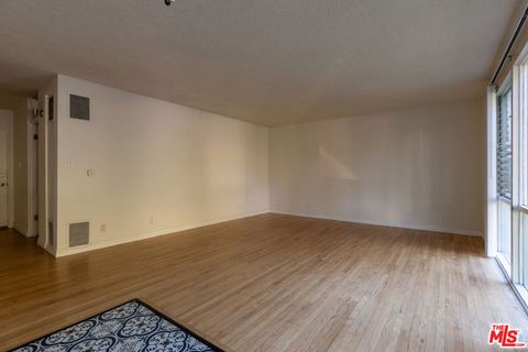 Photo of 11133 Rose Avenue #3, Los Angeles, CA 90034 (MLS # 25618891)