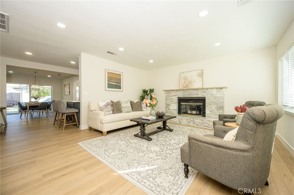 1807 Marinette Street