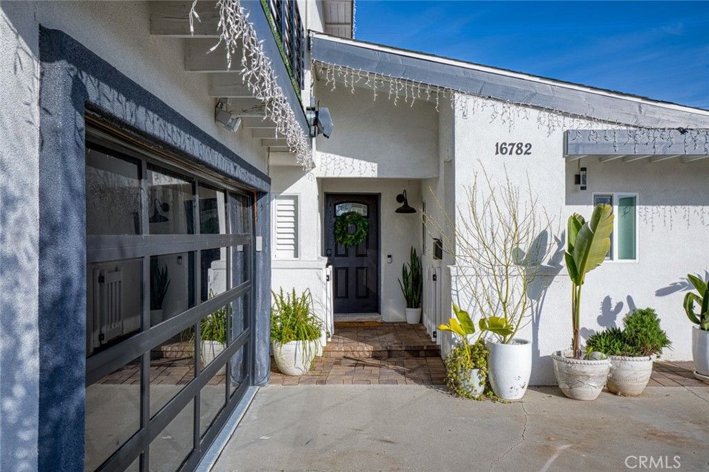 Photo of 16782 Heritage Lane, Huntington Beach, CA 92647 (MLS # PW25245810)
