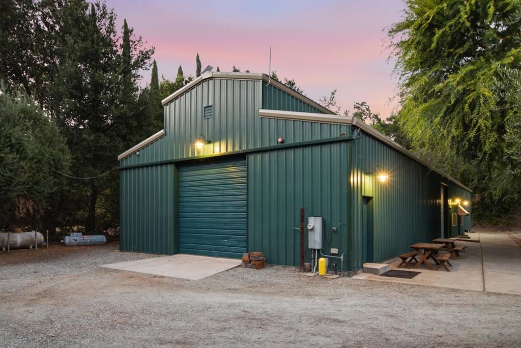 12401 Merriman Lane