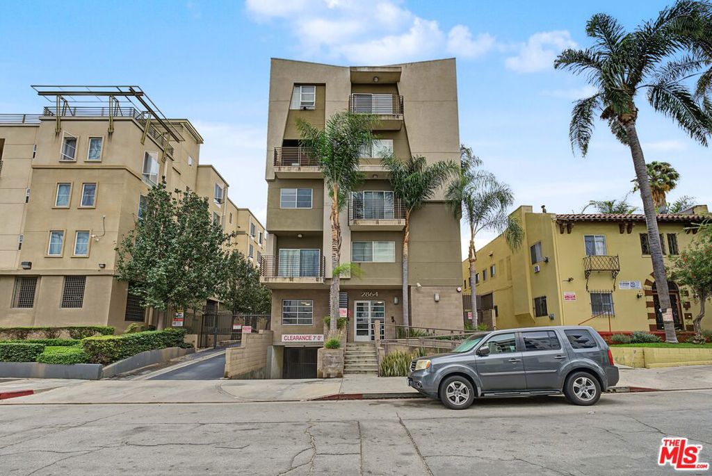 2864 Sunset Place 407