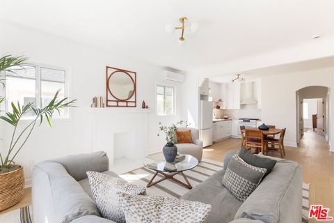 Photo of 1221 5th Avenue #4, Los Angeles, CA 90019 (MLS # 26744617)