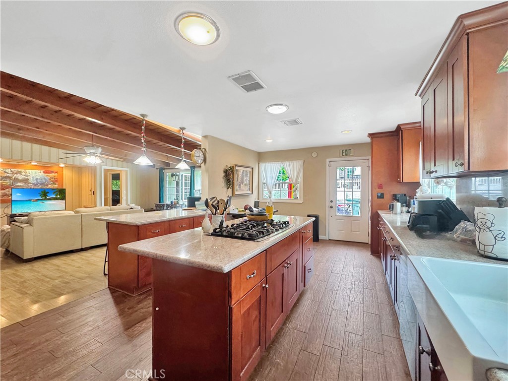 Huntington Beach, California, 92647, United States, 7 Bedrooms Bedrooms, ,5 BathroomsBathrooms,Residential,Active,2042733