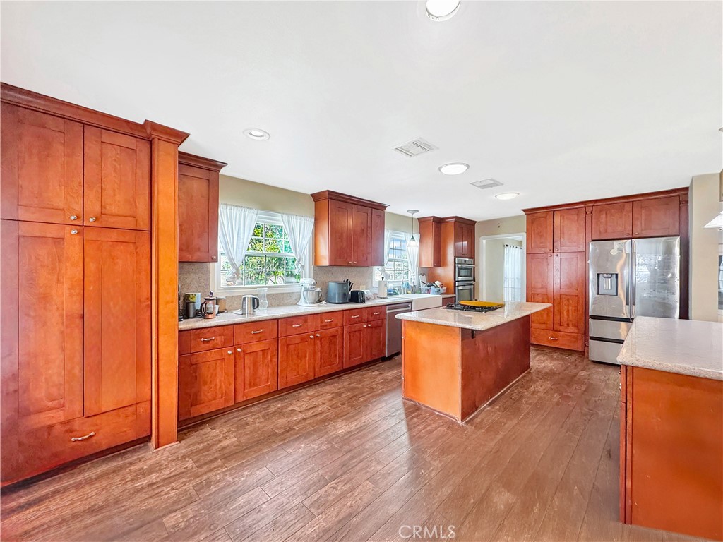 Huntington Beach, California, 92647, United States, 7 Bedrooms Bedrooms, ,5 BathroomsBathrooms,Residential,Active,2042733