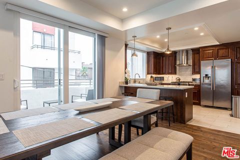 Photo of 907 S Shenandoah Street #302, Los Angeles, CA 90035 (MLS # 26668969)