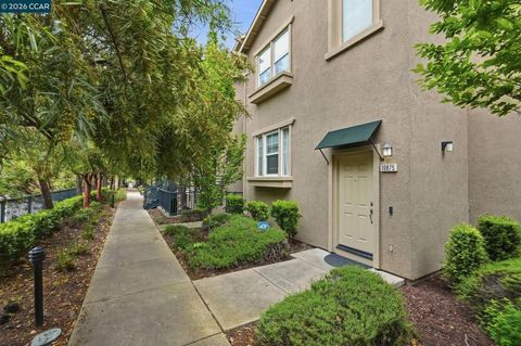 Photo of 10875 Packard St. ST # 163, Oakland, CA 94603 (MLS # 41134829)