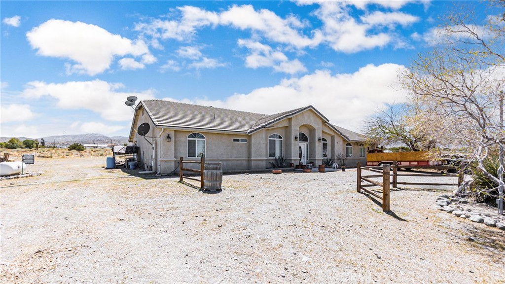 3423 Smoke Tree Road