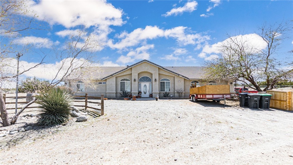 3423 Smoke Tree Road