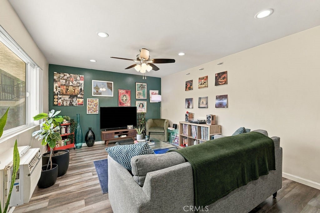 8800 Cedros Avenue 108
