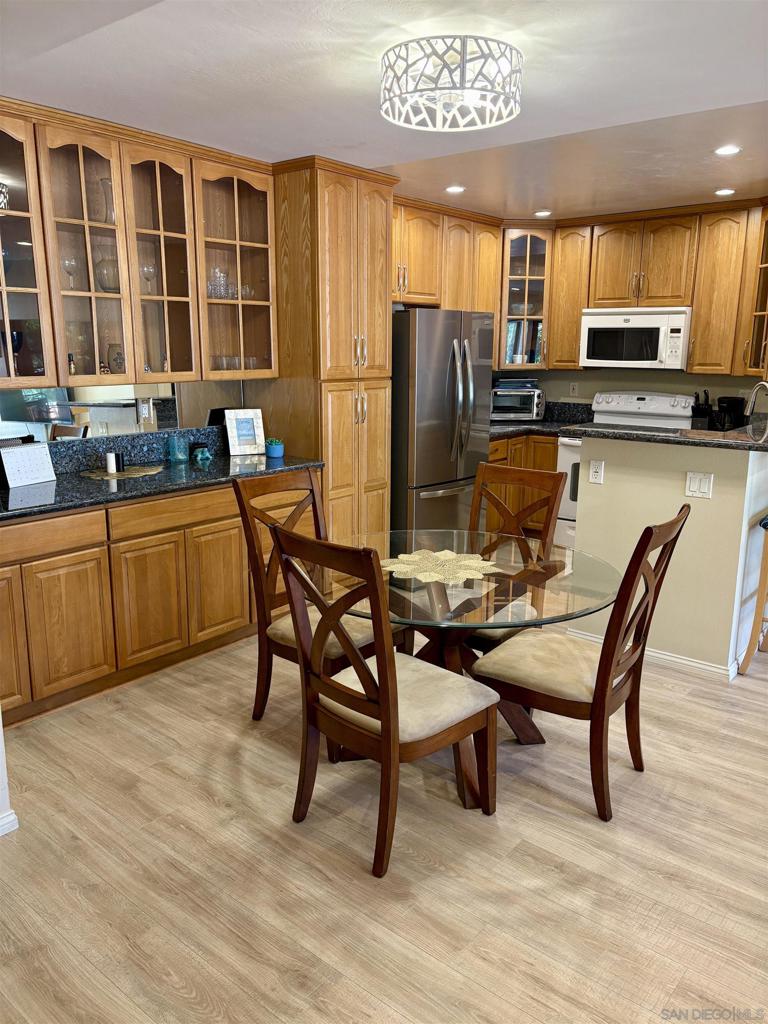 12575 Oaks North Dr 219