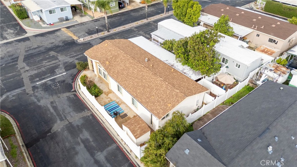 2139 E 4th 84