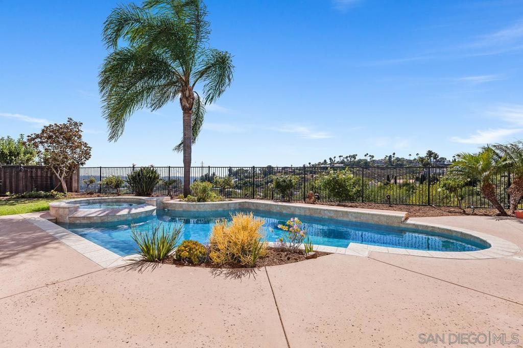 La Costa - Residential
