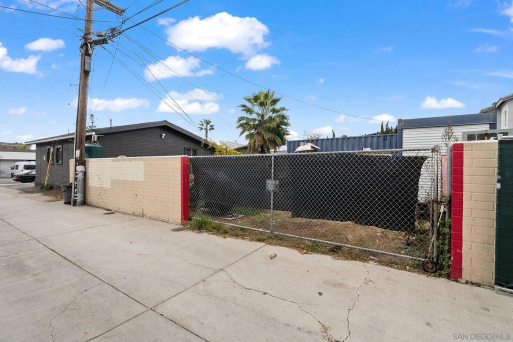 2820 Adams Avenue