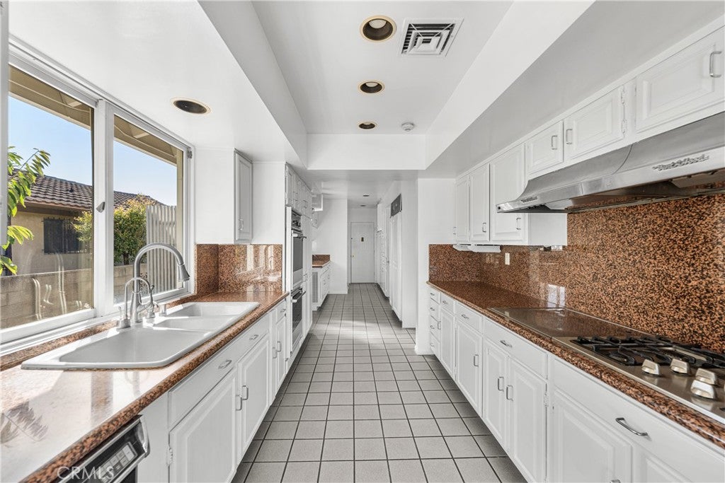 860 Ridgecrest