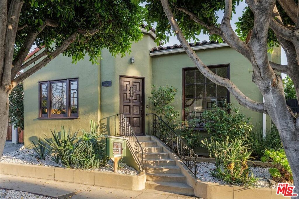 Photo of 3812 Dover Street, Los Angeles, CA 90039 (MLS # 26651169)