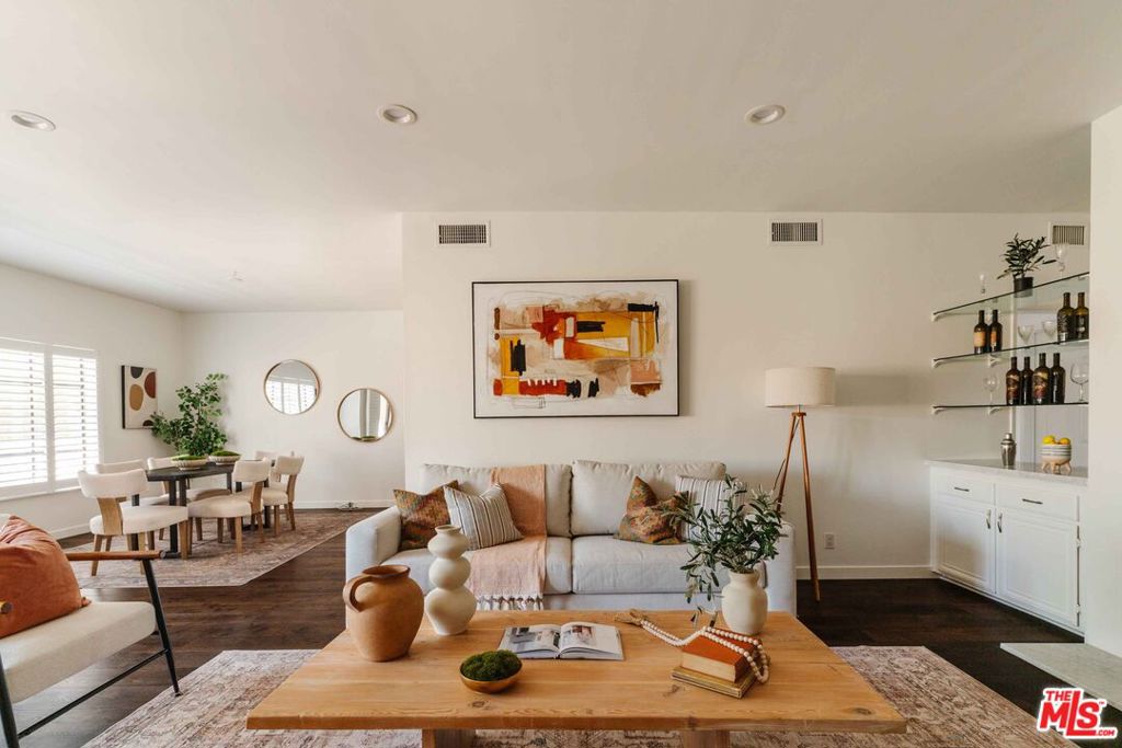 14050 Magnolia Boulevard 105