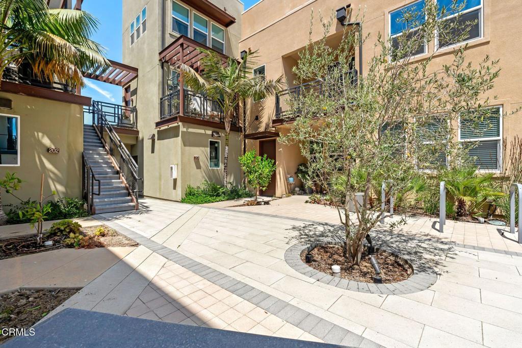 1244 E Thompson Boulevard 101