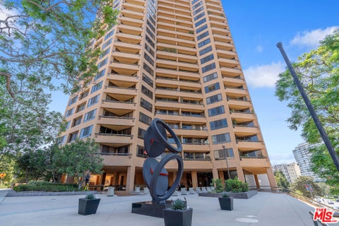 Photo of 10430 Wilshire Boulevard #1605, Los Angeles, CA 90024 (MLS # 26995595)