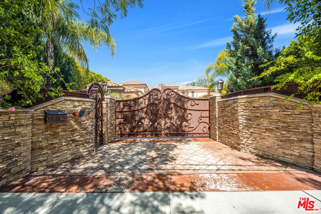 Properties 1 14933 Sutton Street