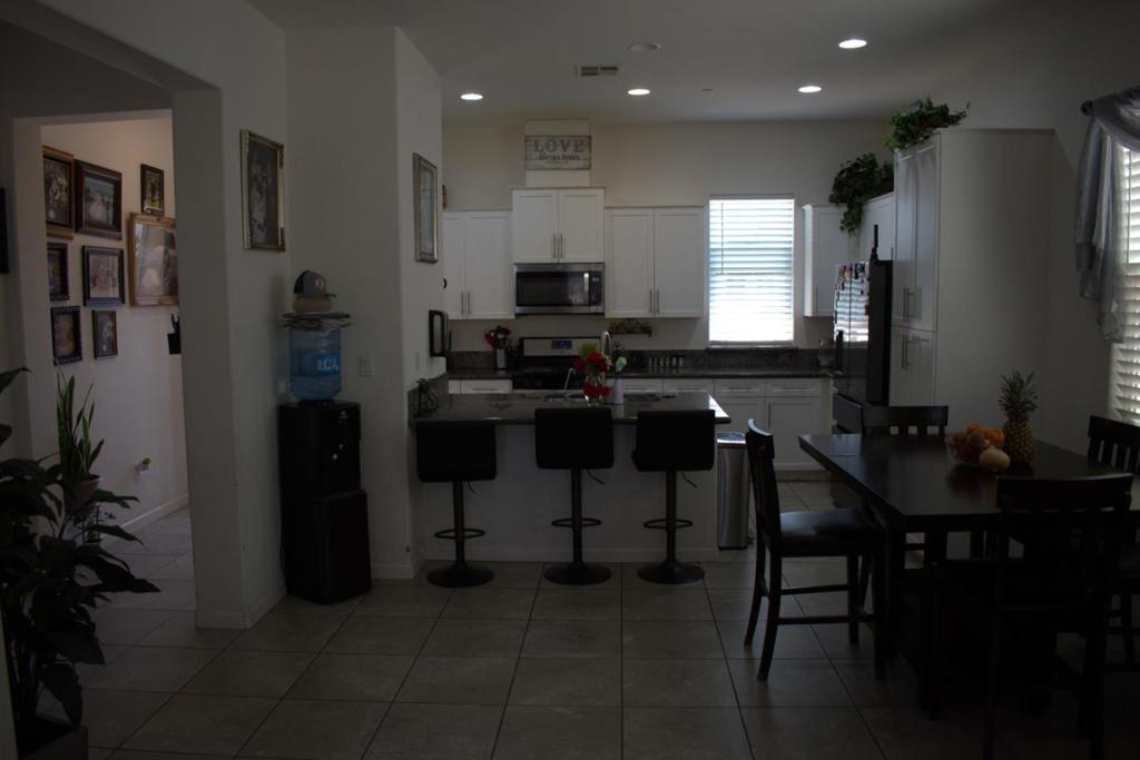 1233 La Colina Street