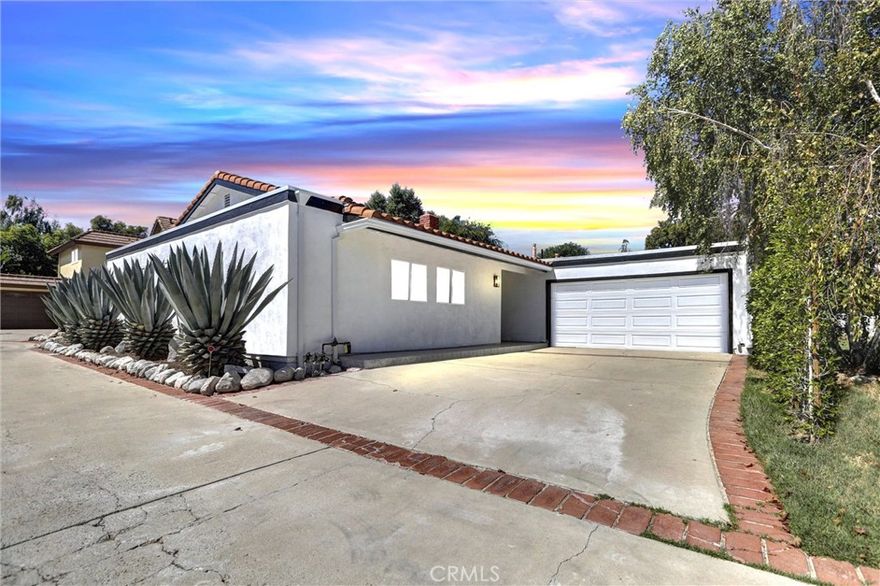 Beautifully remodeled contemporary single-family home offering 3 bedrooms and 3 bathrooms. Located within walking distance of Westlake Lake and situated in the highly sought-after award-winning school district.

The home features an open and bright floor plan and high ceilings with modern finishes throughout. The remodeled kitchen and living areas provide both comfort and functionality.

The private backyard is designed for entertaining and relaxation, complete with a custom-built barbecue area.

Conveniently located near shopping, dining, and outdoor recreation. A rare opportunity to own a turnkey home in one of Westlake Village’s most desirable neighborhoods.