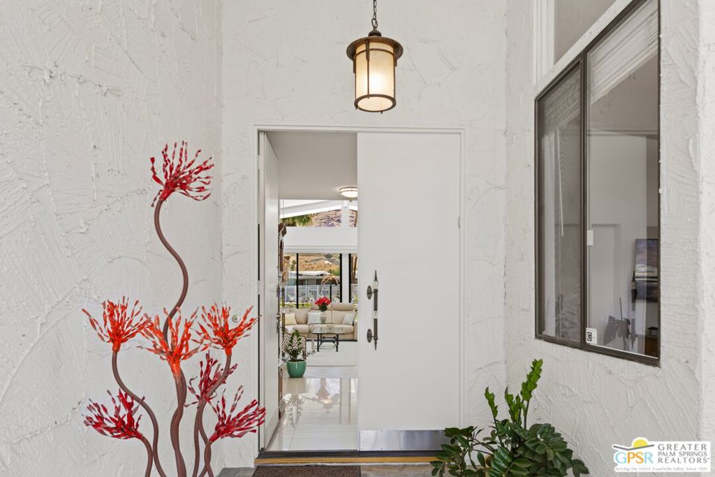 2430 Paseo Del Rey
