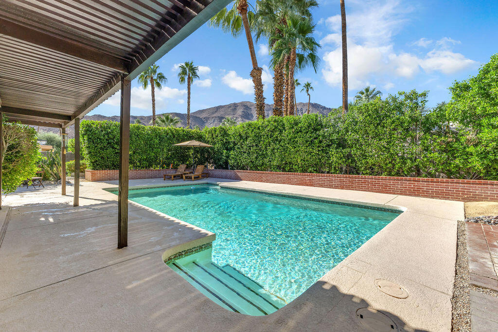 Magnesia Falls Cove - Residential