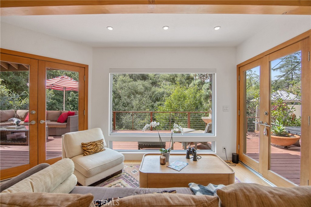 4109 Empis Street