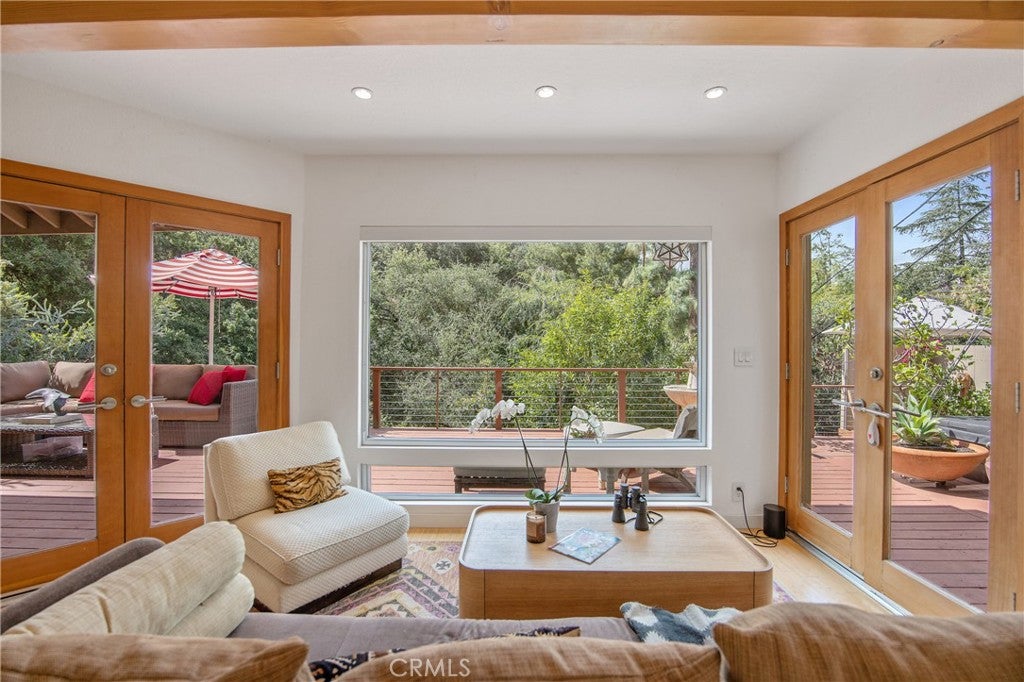 4109 Empis Street