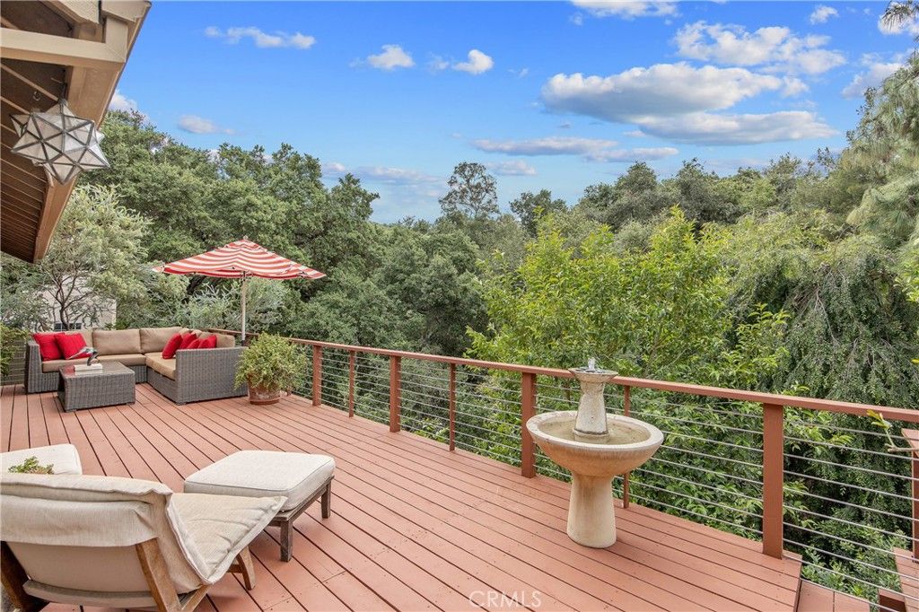 Photo of 4109 Empis Street, Woodland Hills, CA 91364 (MLS # SR26070483)