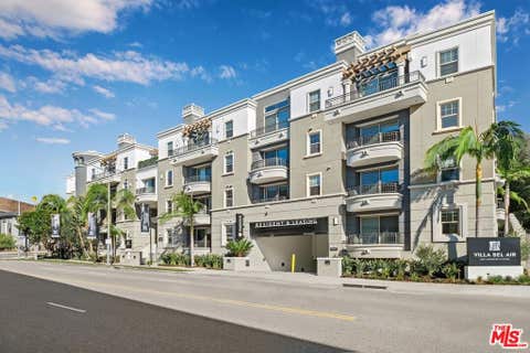Photo of 130 S Sepulveda Boulevard #313, Los Angeles, CA 90049 (MLS # 26869159)