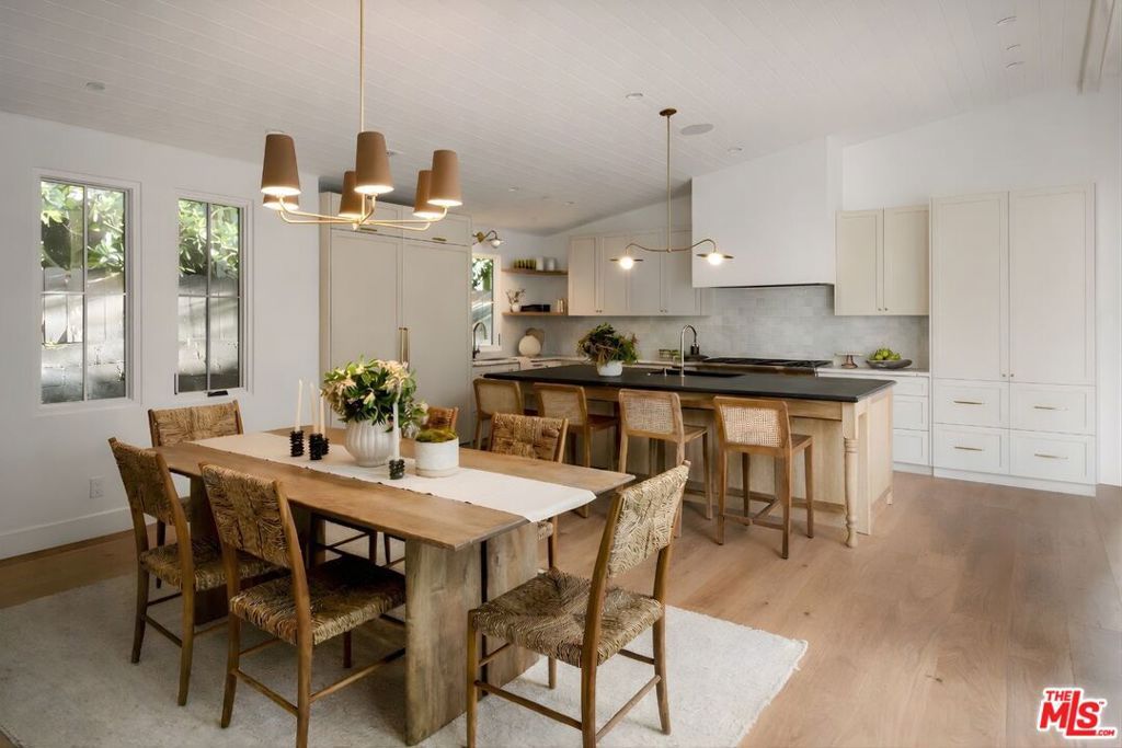 Photo of 3770 May Street, Los Angeles, CA 90066 (MLS # 26666927)