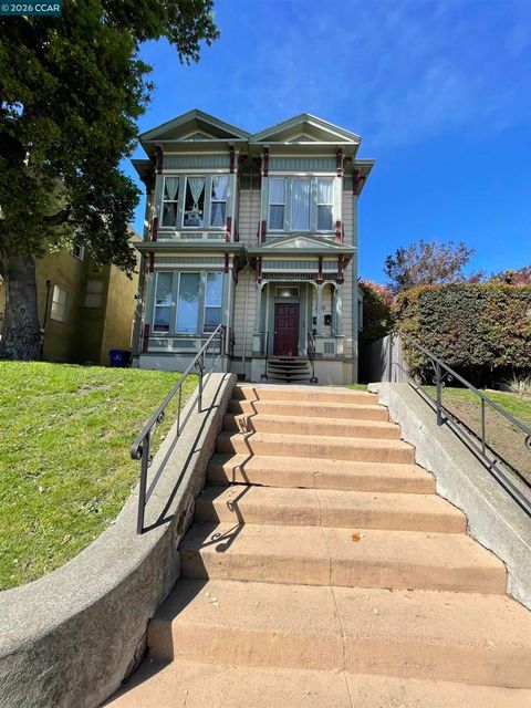 Photo of 1705 Linden St St, Oakland, CA 94607 (MLS # 41128234)