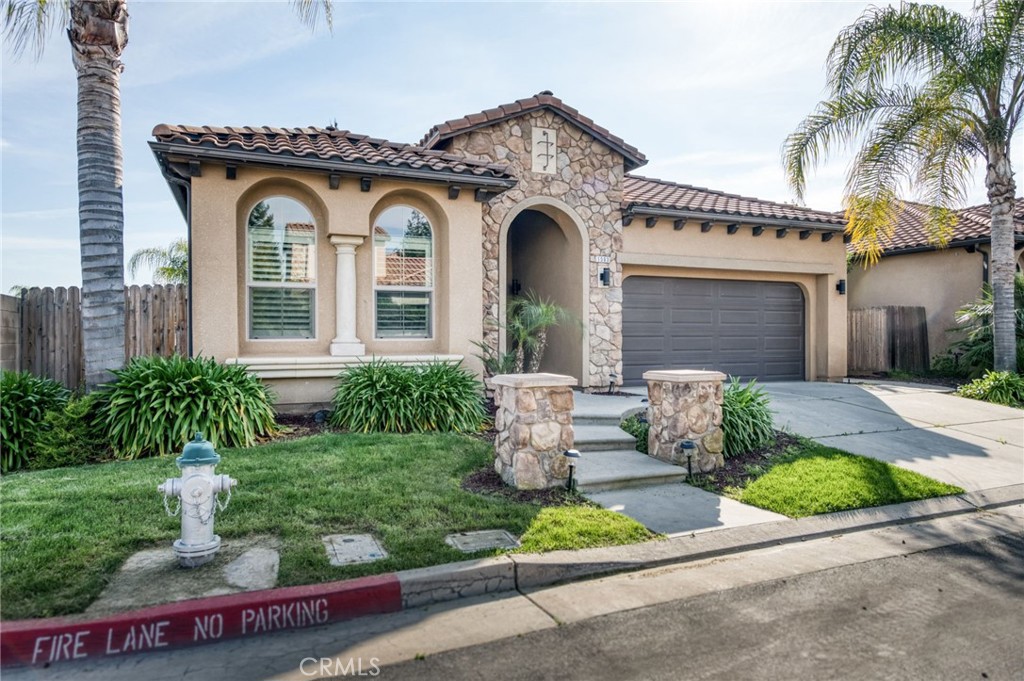 1563 E Via Mirasol