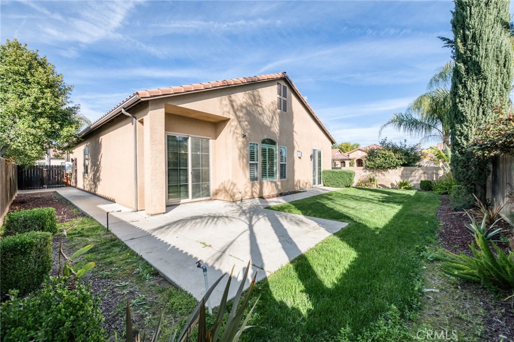 1563 E Via Mirasol