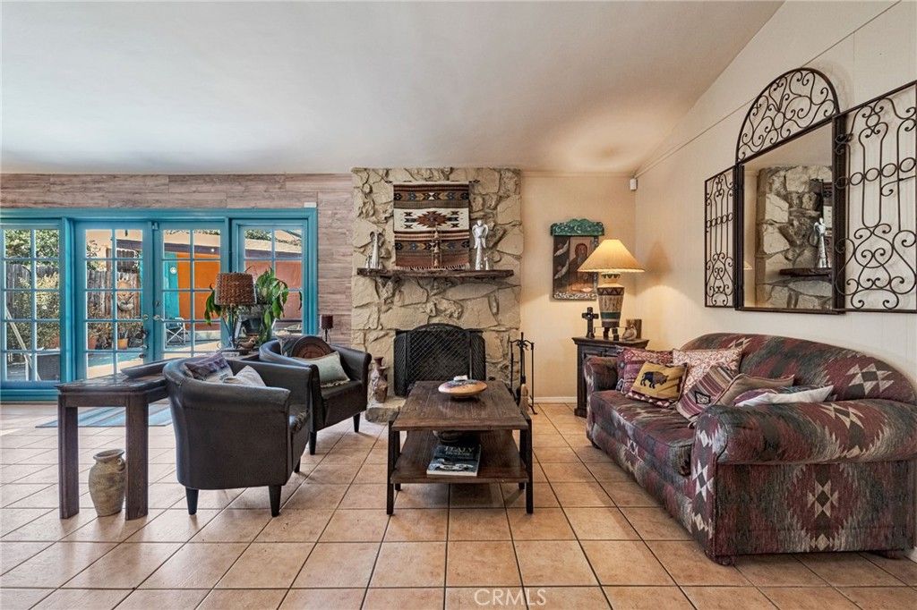 Photo of 17349 Hartland Street, Van Nuys, CA 91406 (MLS # SR25187057)