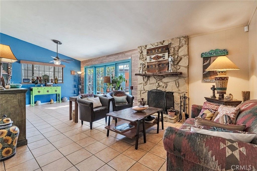 Photo of 17349 Hartland Street, Van Nuys, CA 91406 (MLS # SR25187057)