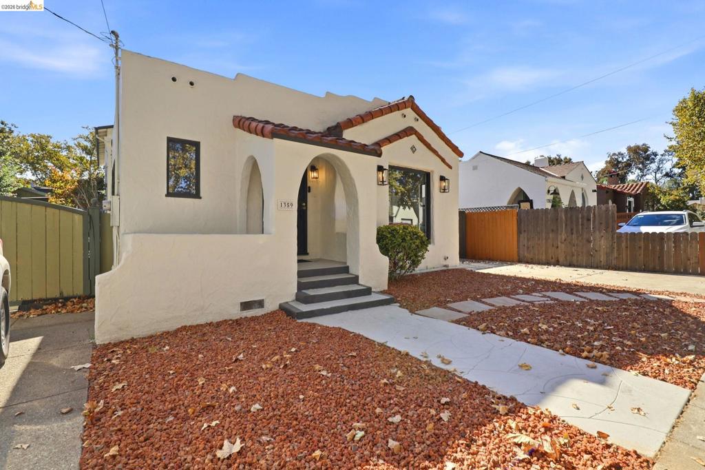 1359 Elm St