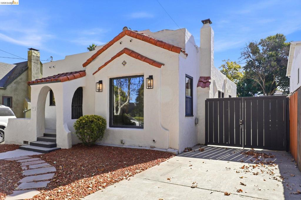 1359 Elm St