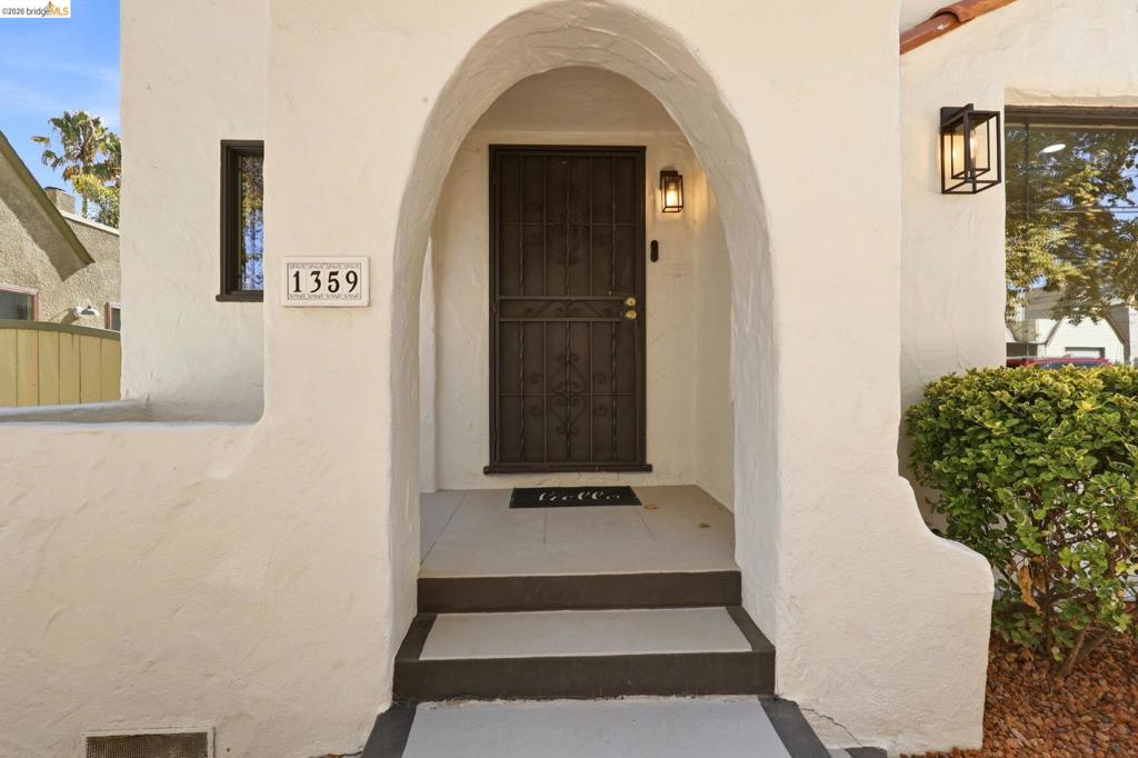 1359 Elm St
