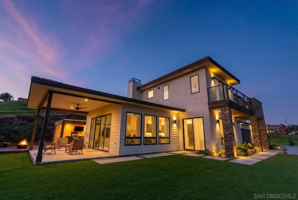 Photo of 4407 Ramona Drive Dr, Fallbrook, CA 92028 (MLS # 260001843SD)