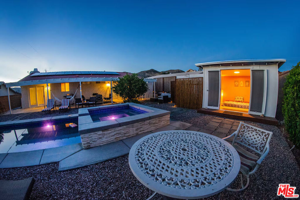 Vista Del Valle - Residential