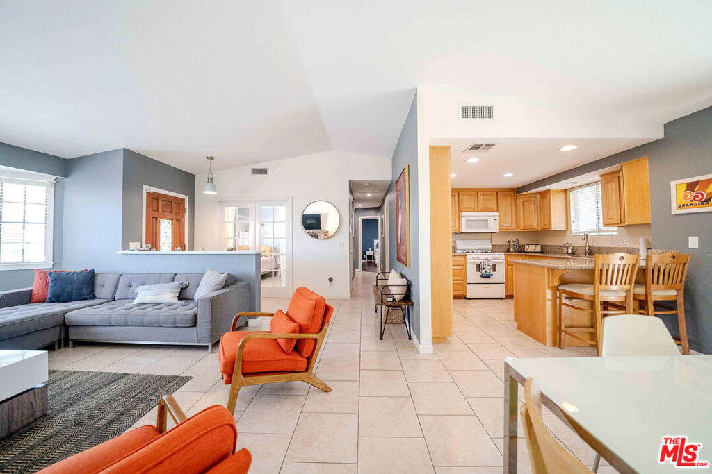 Vista Del Valle - Residential