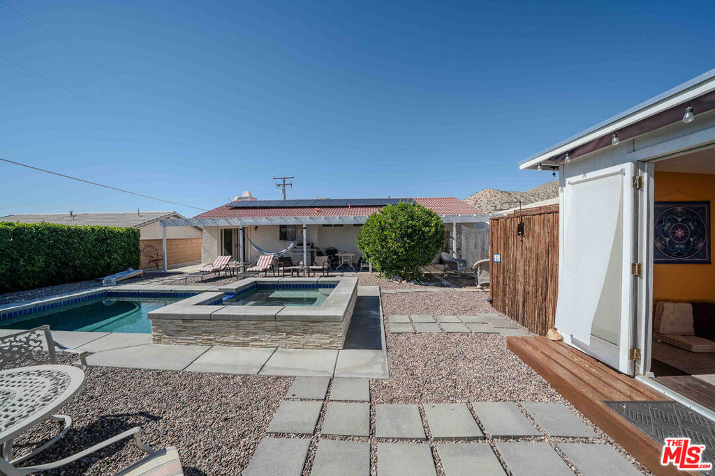 Vista Del Valle - Residential
