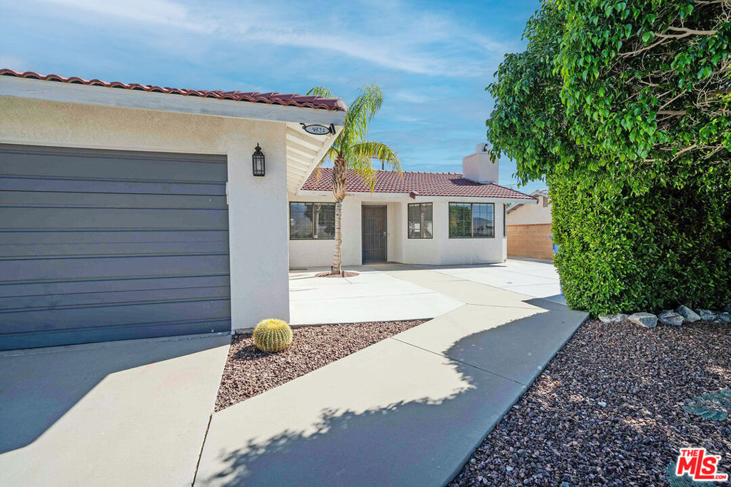 Vista Del Valle - Residential