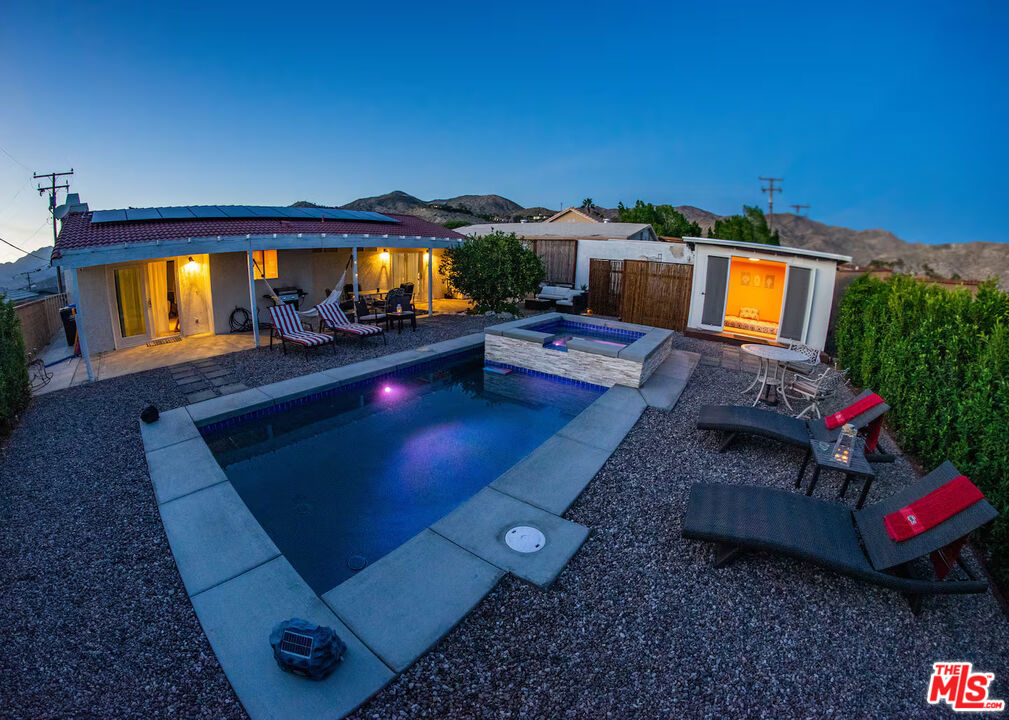 Vista Del Valle - Residential