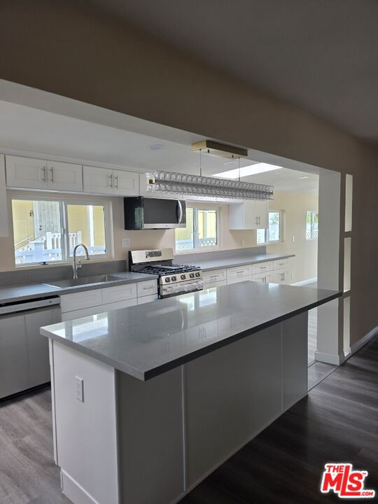 17700 S Avalon Boulevard 64